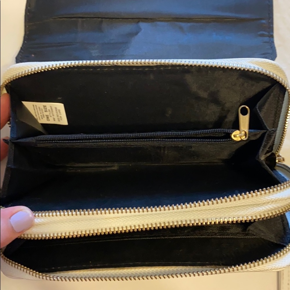 Wallet - Picture 4 of 4